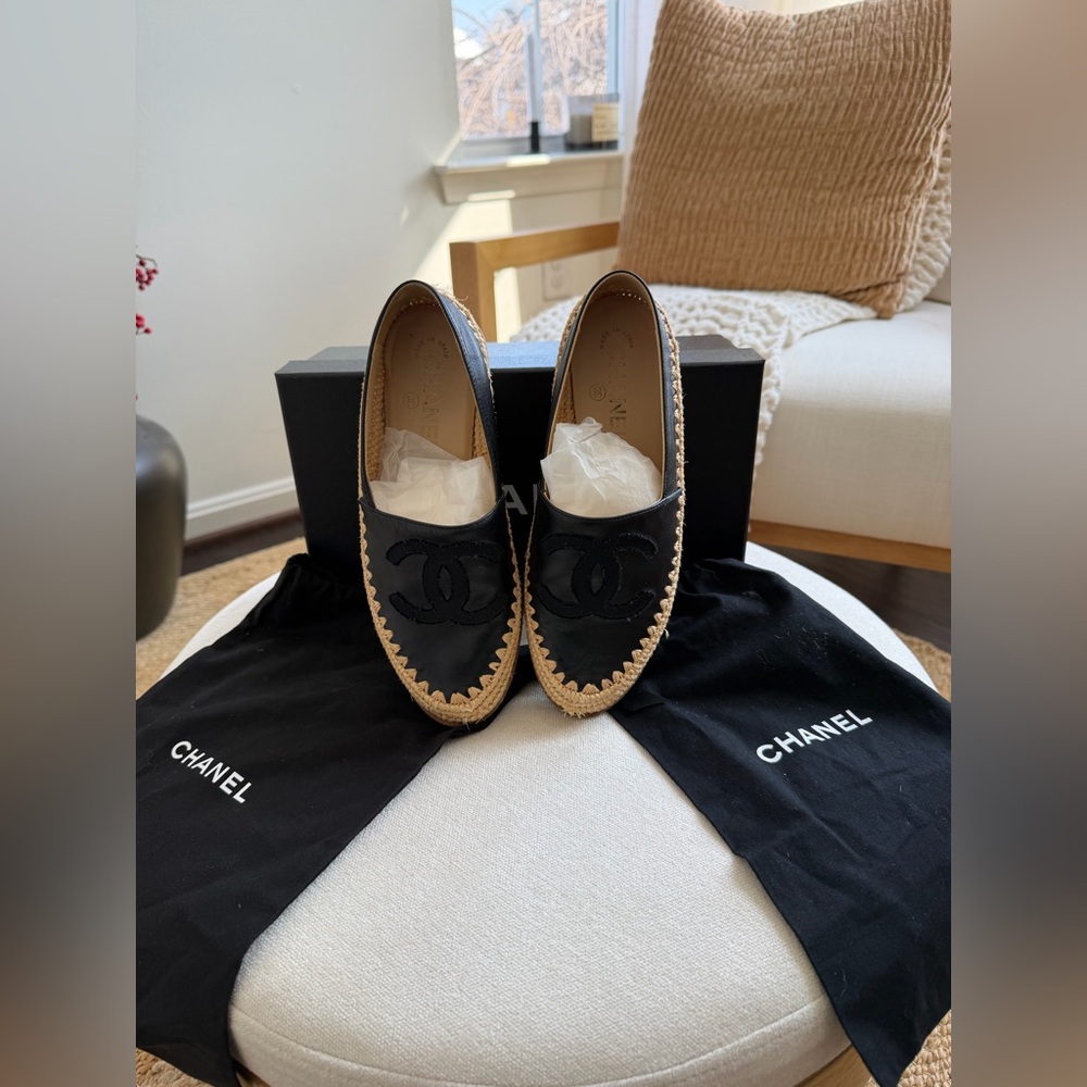 Chanel Black Leather Espadrilles with Raffia Soles- Sz. 36 - Picture 4 of 4